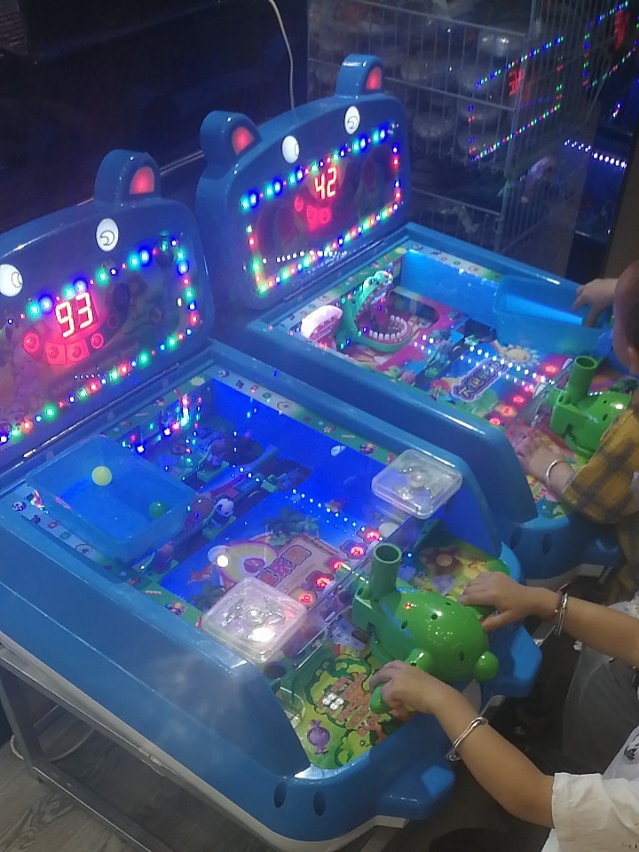 以前一个经典的弹球游戏,老款弹球游戏